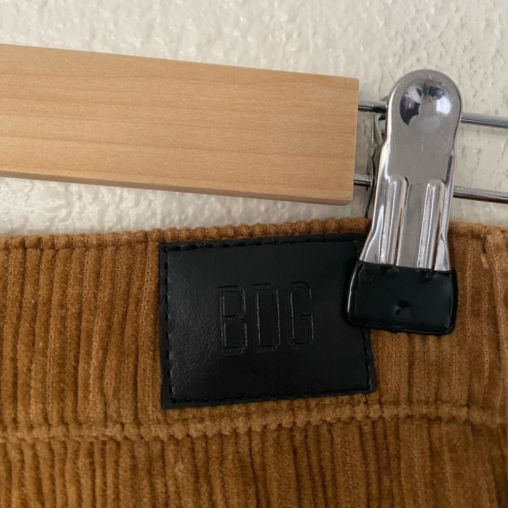 ❗️SOLD❗️Urban Outfitters BDG Mom High Rise Corduroy Jeans - Picture 6 of 8